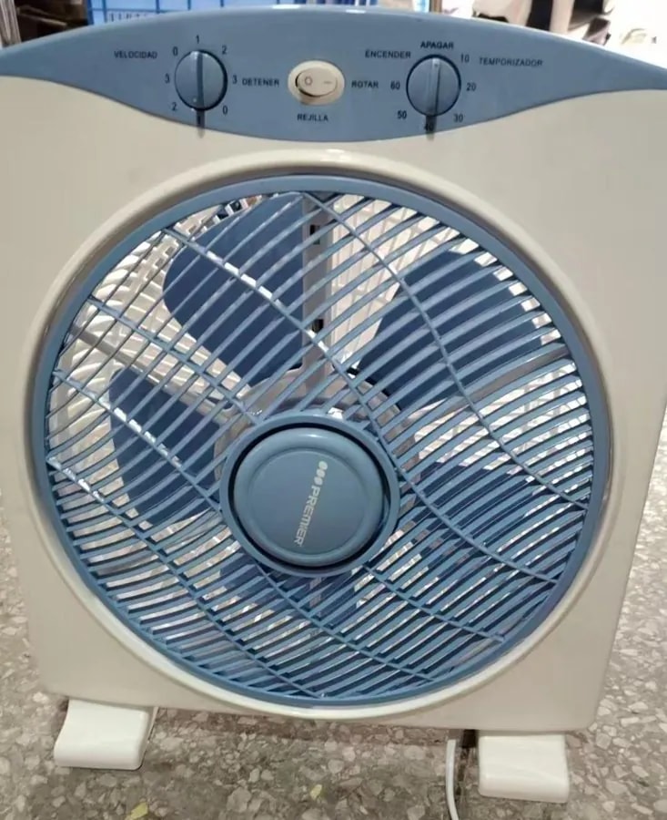 Ventilador de Caja 80W con Rejilla Giratoria y Temporizador