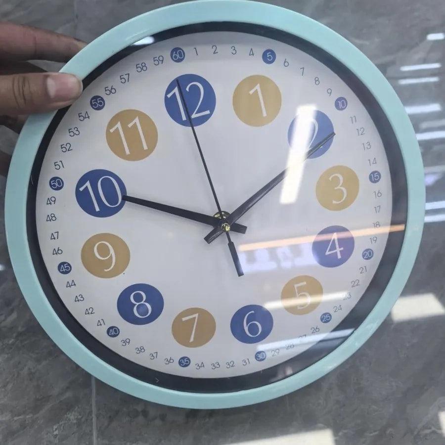 Reloj de Pared Redondo Menta con Números de Colores