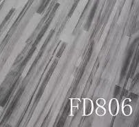Lámina Adhesiva para Piso Efecto Madera Gris Rayada FD806